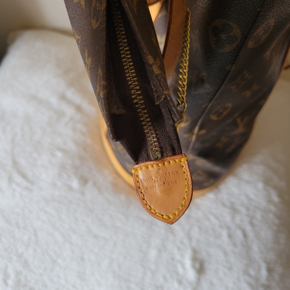 Louis Vuitton Monogram Bucket GM Shoulder Tote Bag - Picture 10 of 15